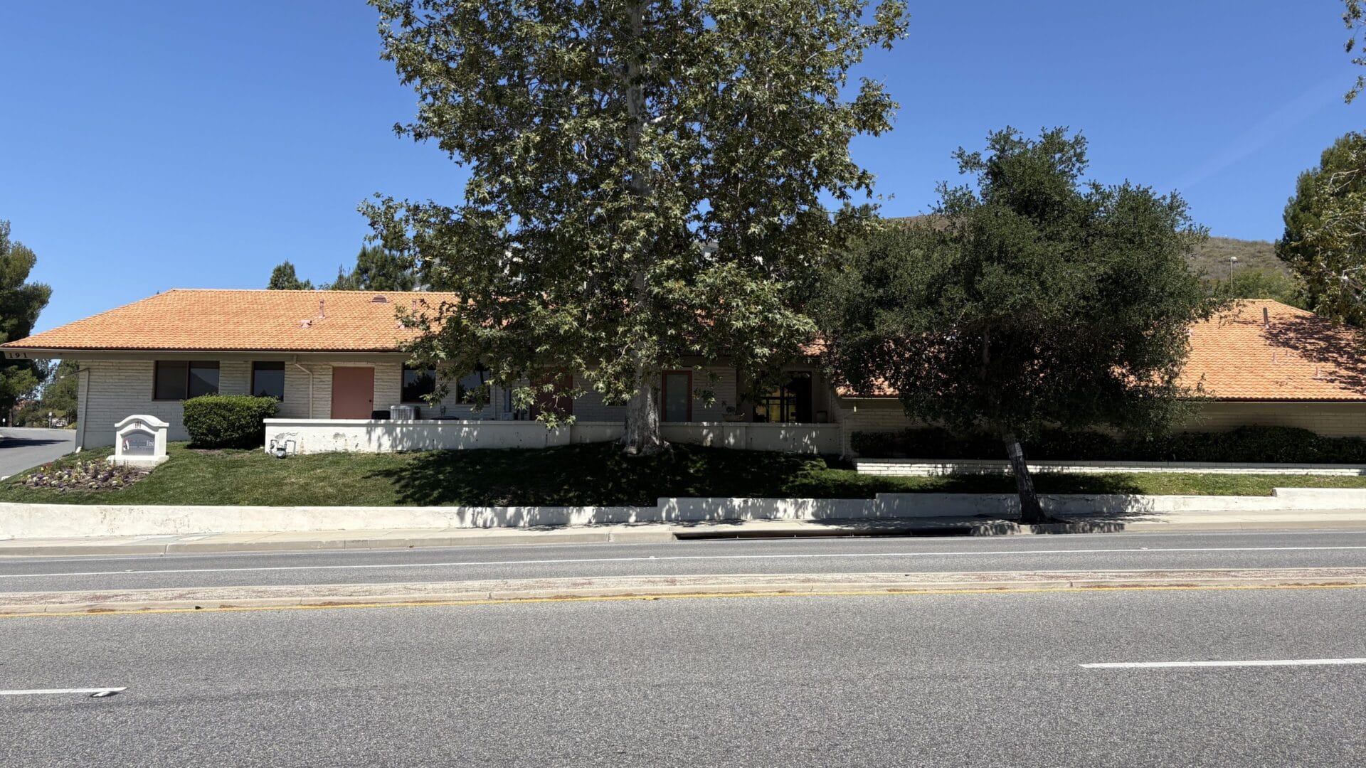 Thousand Oaks Image 1